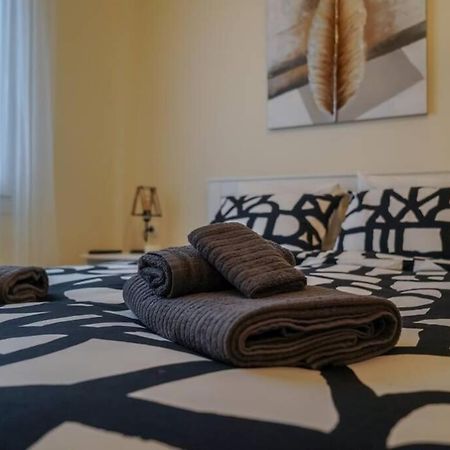 Modern Apartment In The City Center يانينة المظهر الخارجي الصورة