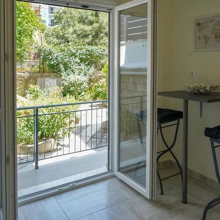 Modern Apartment In The City Center يانينة المظهر الخارجي الصورة