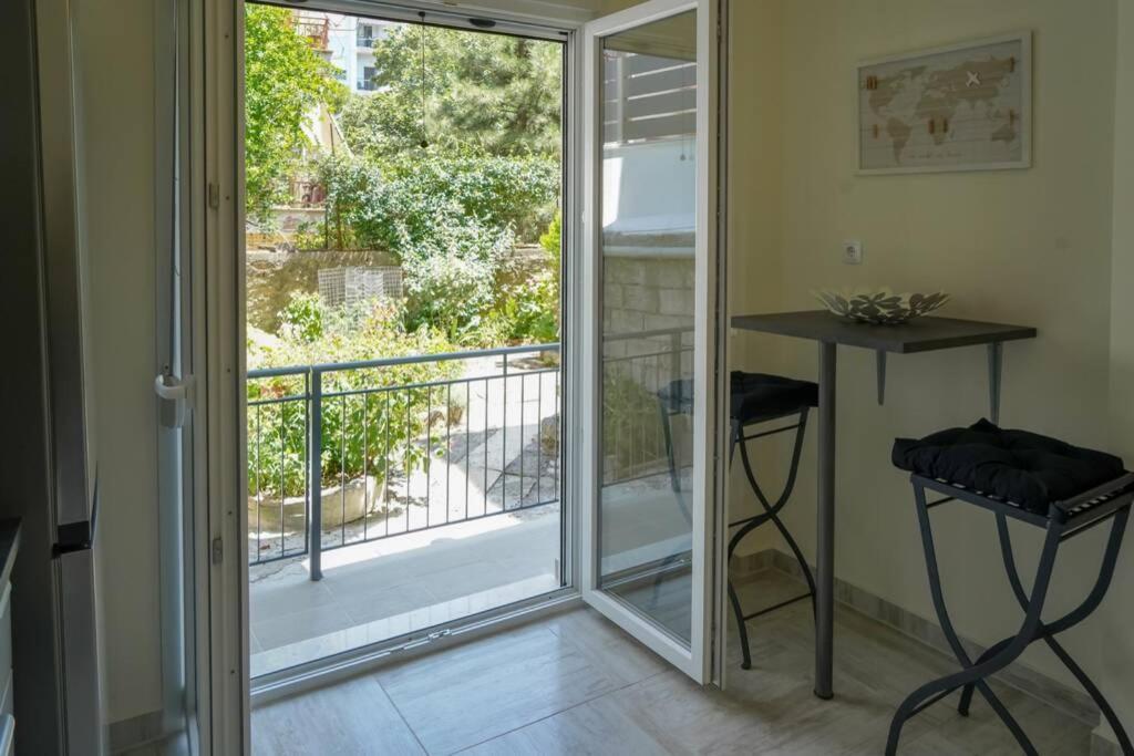 Modern Apartment In The City Center يانينة المظهر الخارجي الصورة