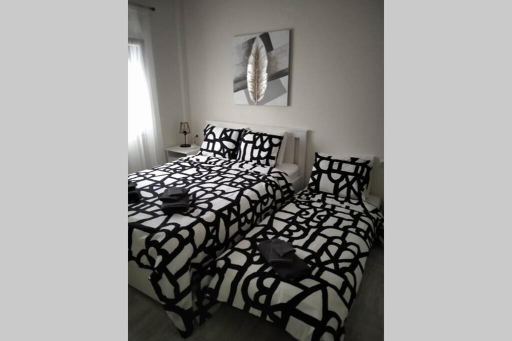Modern Apartment In The City Center يانينة المظهر الخارجي الصورة