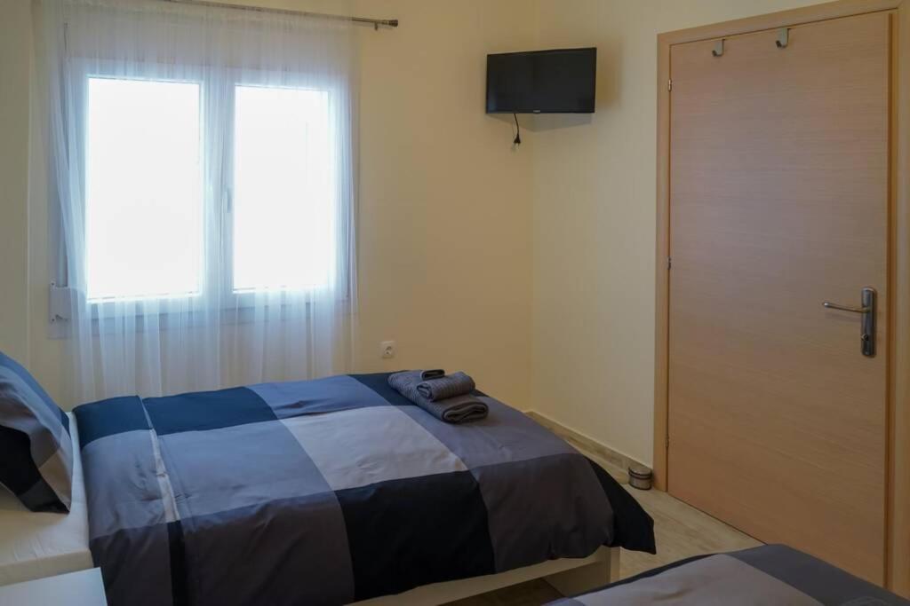 Modern Apartment In The City Center يانينة المظهر الخارجي الصورة